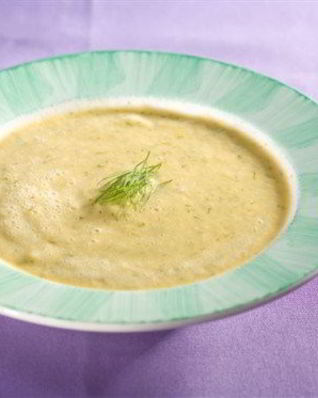 Быстрый зеленый суп-пюре с кабачками