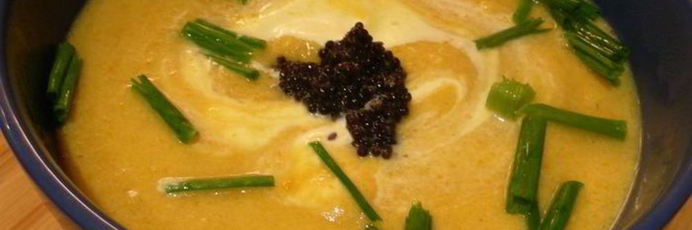 Суп-пюре из лосося с икрой