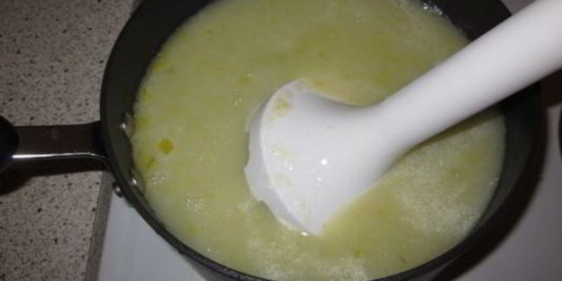 суп-пюре из лука порея с беконом