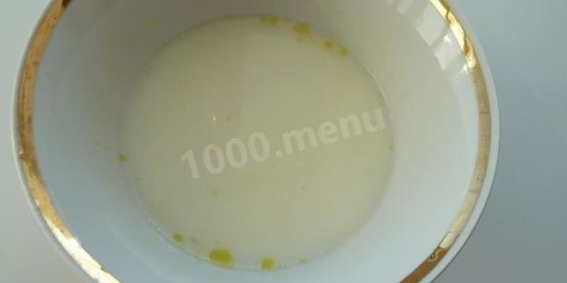 суп пюре из сельдерея с твердым сыром и сметаной