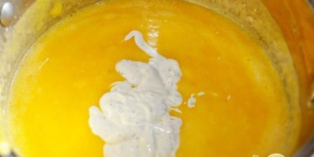 суп-пюре из тыквы с тахиной