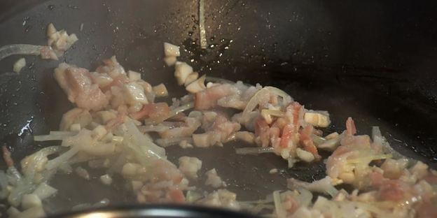 суп-пюре со свиными ушками