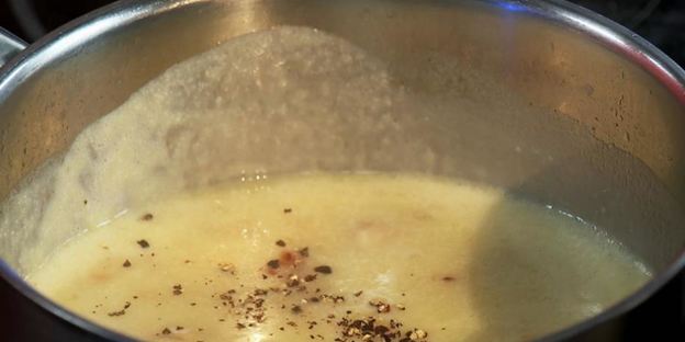 суп-пюре со свиными ушками