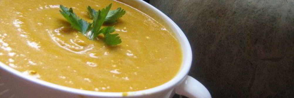 Суп-пюре тыквенный с гренками и сыром