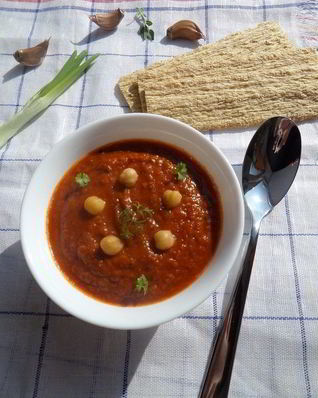 Томатный суп-пюре с нутом