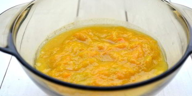 тыквенный суп-пюре с карамелизованной свеклой и золотистым луком