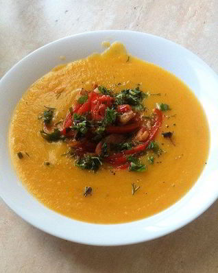 Тыквенный суп-пюре с окороком и перцем