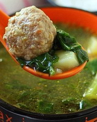 Суп с фрикадельками и сельдереем