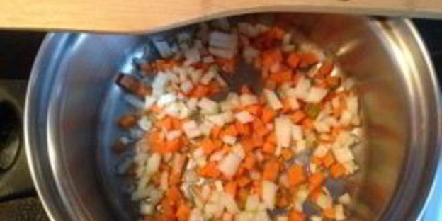 суп с манкой и зеленым горошком