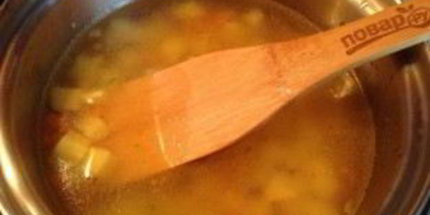 суп с манкой и зеленым горошком