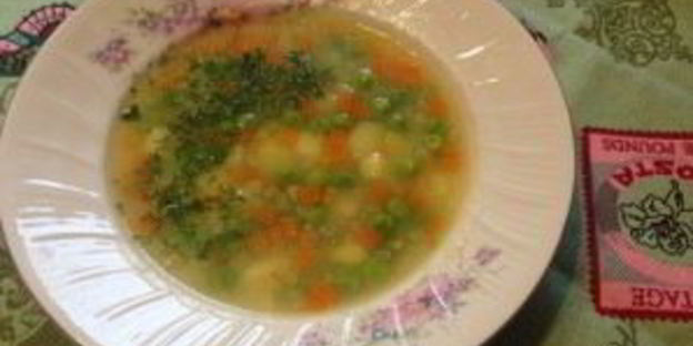 суп с манкой и зеленым горошком