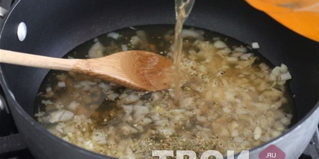 суп с пельменями