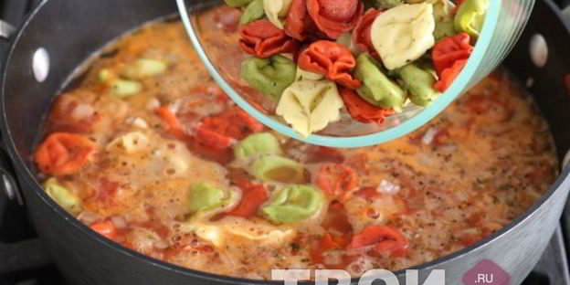 суп с пельменями