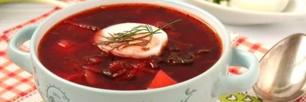 Горячий свекольник с ботвой