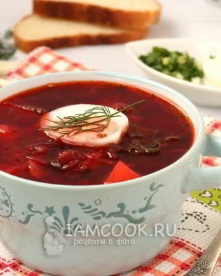 Горячий свекольник с ботвой