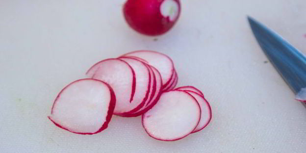 холодный свекольник с ботвой