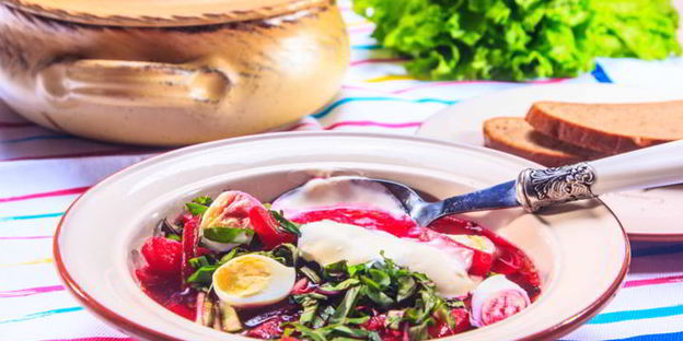 холодный свекольник с ботвой