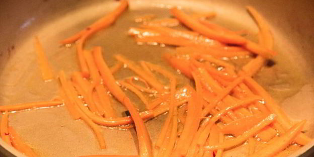 холодный свекольник с ботвой