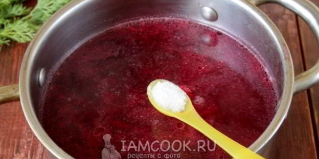 классический горячий свекольник со свининой