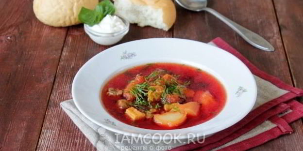 классический горячий свекольник со свининой