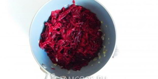 постный свекольник с помидорами