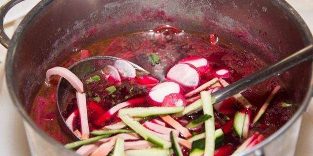 свекольник холодный с ботвой