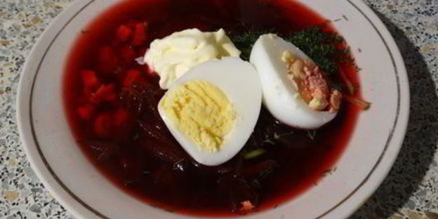 свекольник-холодняк с яйцом