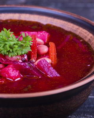 Свекольник с фасолью, томатной пастой и болгарским перцем