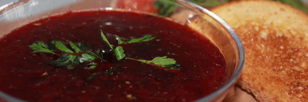 Свекольник с гренками