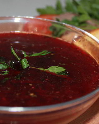 Свекольник с гренками