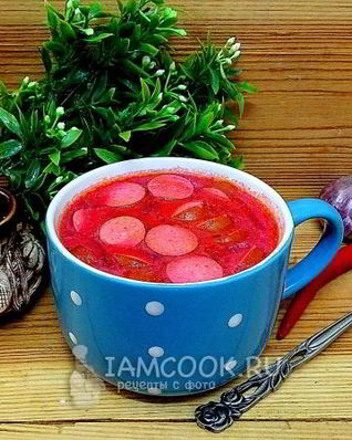 Свекольник с сосисками и сметаной