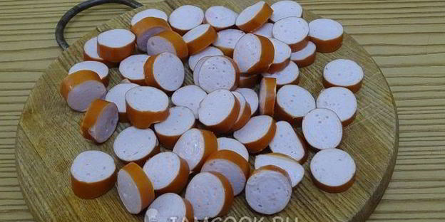 свекольник с сосисками и сметаной