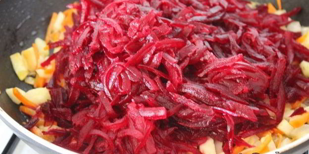 свекольник с цыпленком