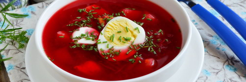 Свекольный суп с яйцом