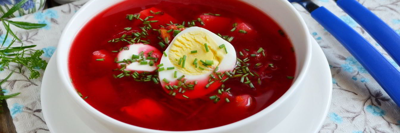 Свекольный суп с яйцом