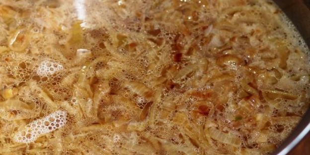 луково-сырный суп с гренками