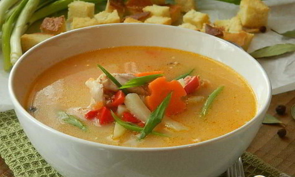 Рецепт сырно-томатного суп на курином бульоне