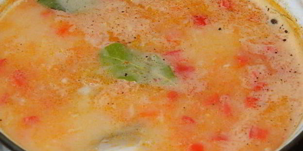 сырно-томатный суп на курином бульоне