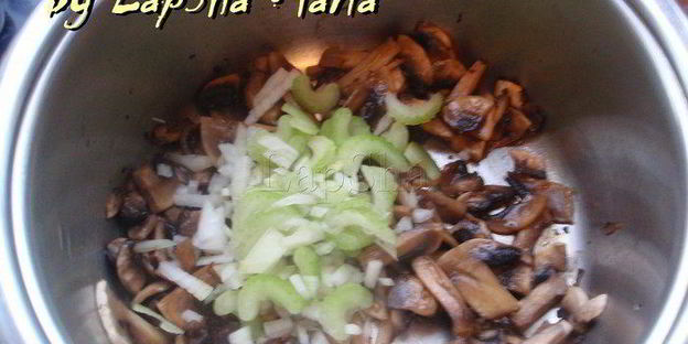 сырный крем-суп с грибами и курицей