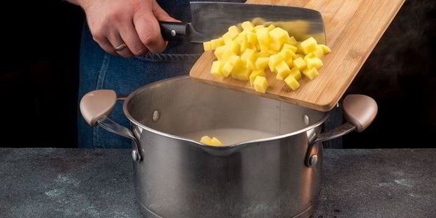 сырный крем-суп с крабовым мясом