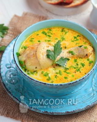 Сырный суп из плавленного сыра с курицей