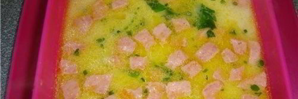 Сырный суп с колбасой