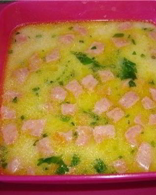 Сырный суп с колбасой