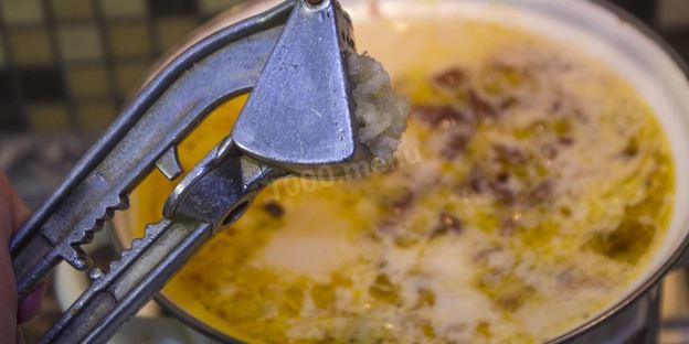 сырный суп с копченой курицей