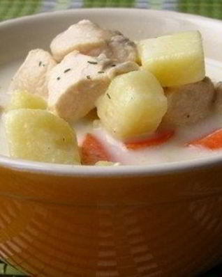 Сырный суп с куриным филе и овощами