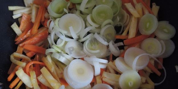 сырный суп с куриными фрикадельками