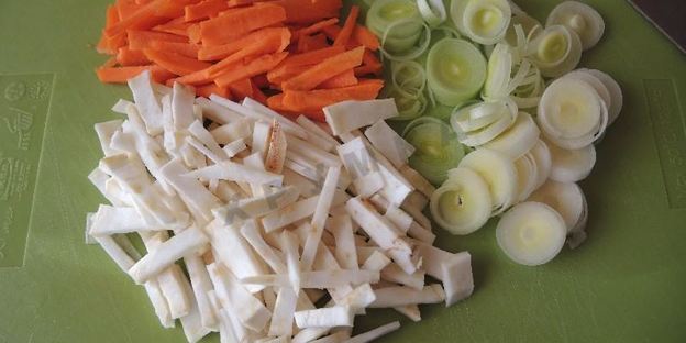 сырный суп с куриными фрикадельками