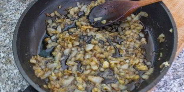 сырный суп с рисом и куриными кнелями