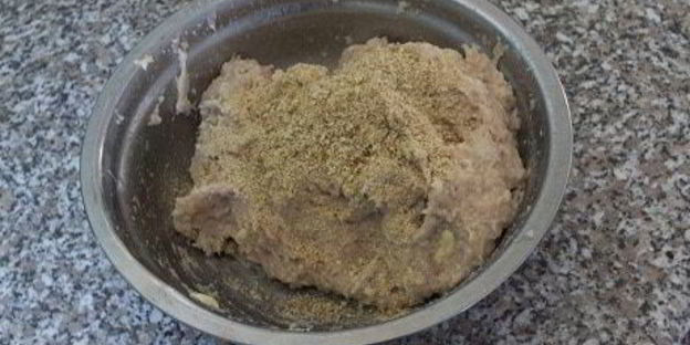 сырный суп с рисом и куриными кнелями