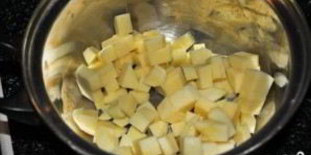 сырный суп с шампиньонами и копченостями